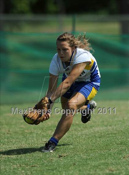 Thumbnail 3 in East Surry vs Princeton (NCHSAA 1A Semifinal) photogallery.