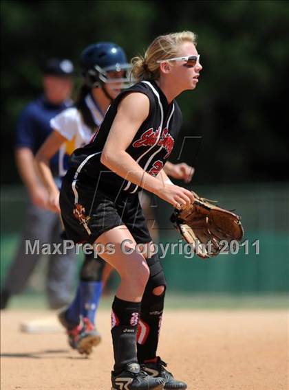 Thumbnail 3 in East Surry vs Princeton (NCHSAA 1A Semifinal) photogallery.