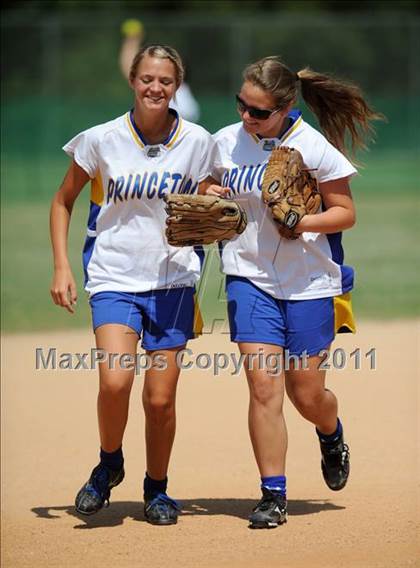 Thumbnail 2 in East Surry vs Princeton (NCHSAA 1A Semifinal) photogallery.