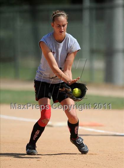 Thumbnail 1 in East Surry vs Princeton (NCHSAA 1A Semifinal) photogallery.