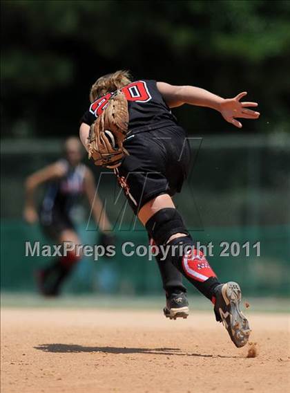 Thumbnail 3 in East Surry vs Princeton (NCHSAA 1A Semifinal) photogallery.