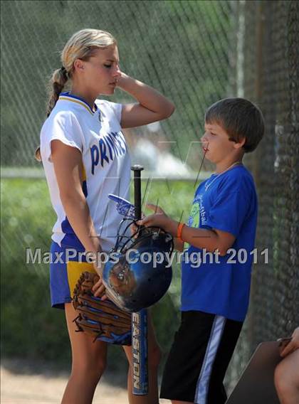Thumbnail 2 in East Surry vs Princeton (NCHSAA 1A Semifinal) photogallery.