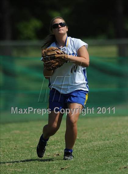 Thumbnail 2 in East Surry vs Princeton (NCHSAA 1A Semifinal) photogallery.