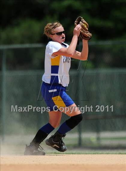 Thumbnail 2 in East Surry vs Princeton (NCHSAA 1A Semifinal) photogallery.