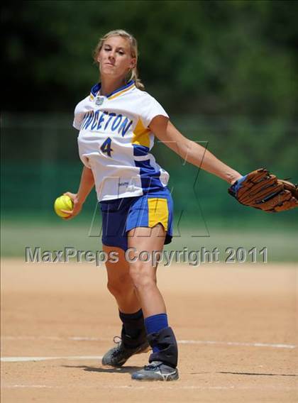 Thumbnail 2 in East Surry vs Princeton (NCHSAA 1A Semifinal) photogallery.