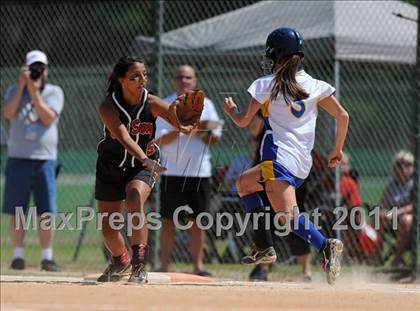 Thumbnail 3 in East Surry vs Princeton (NCHSAA 1A Semifinal) photogallery.
