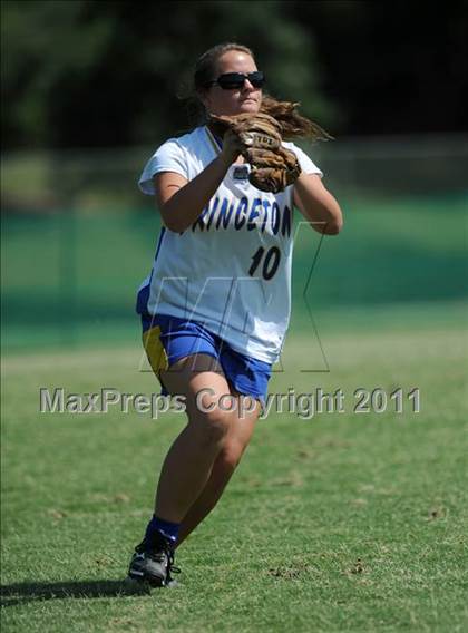 Thumbnail 3 in East Surry vs Princeton (NCHSAA 1A Semifinal) photogallery.