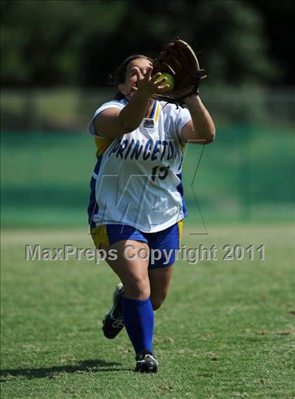 Thumbnail 2 in East Surry vs Princeton (NCHSAA 1A Semifinal) photogallery.