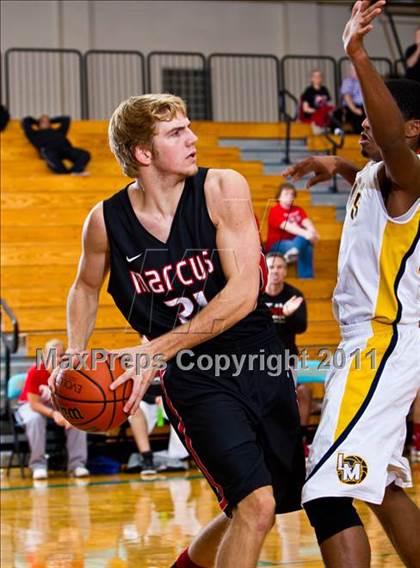 Thumbnail 2 in Marcus vs La Marque (McDonald's Texas Invitational) photogallery.