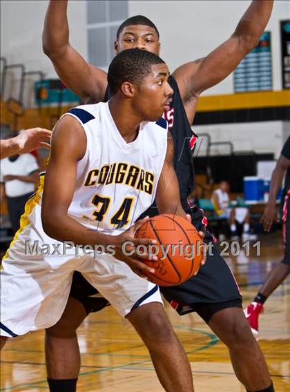 Thumbnail 1 in Marcus vs La Marque (McDonald's Texas Invitational) photogallery.