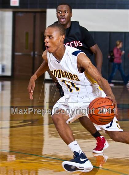 Thumbnail 1 in Marcus vs La Marque (McDonald's Texas Invitational) photogallery.