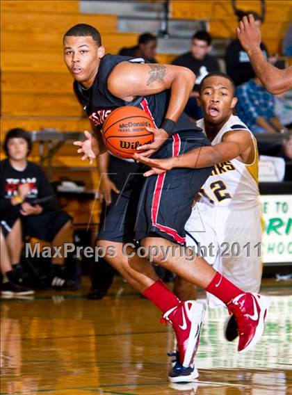 Thumbnail 2 in Marcus vs La Marque (McDonald's Texas Invitational) photogallery.