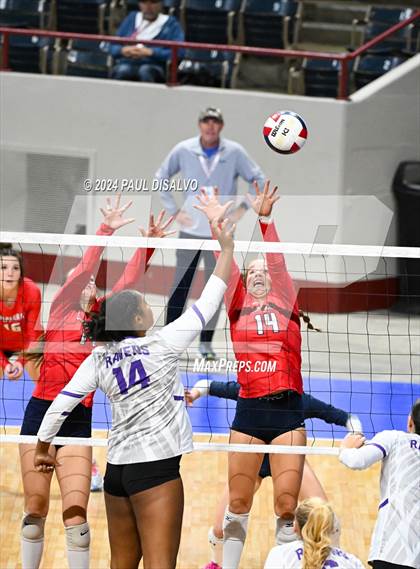 Thumbnail 3 in Chaparral vs. Denver South (CHSAA 5A 2nd Round) photogallery.