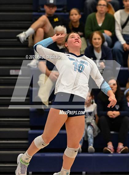 Thumbnail 3 in Eaglecrest @ Valor Christian (CHSAA 5A Region 1 Playoff) photogallery.