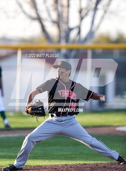 Thumbnail 1 in Wasco @ Garces Memorial photogallery.