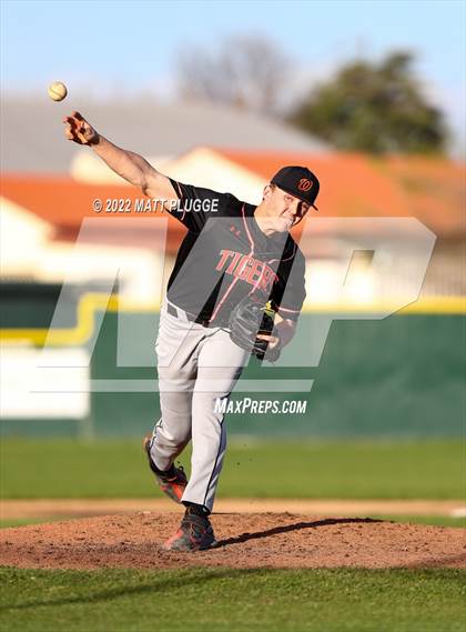 Thumbnail 1 in Wasco @ Garces Memorial photogallery.