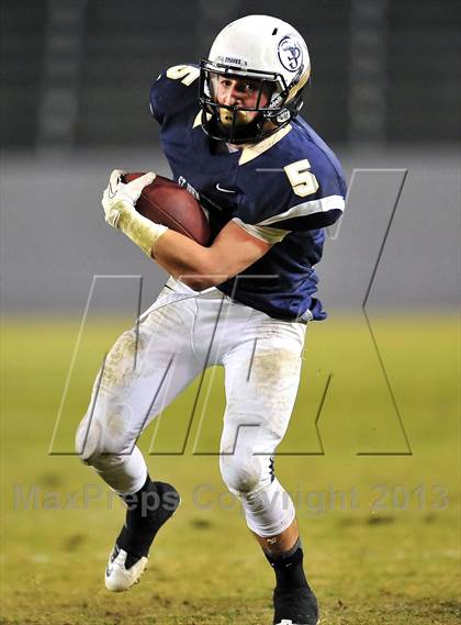 Thumbnail 1 in De La Salle vs. St. John Bosco (CIF State Open Divsion Final) photogallery.