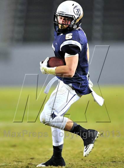 Thumbnail 3 in De La Salle vs. St. John Bosco (CIF State Open Divsion Final) photogallery.