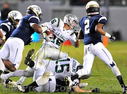 Thumbnail 3 in De La Salle vs. St. John Bosco (CIF State Open Divsion Final) photogallery.