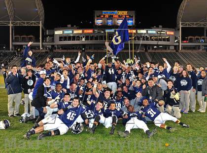 Thumbnail 3 in De La Salle vs. St. John Bosco (CIF State Open Divsion Final) photogallery.