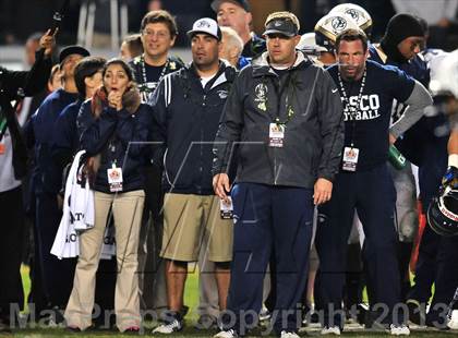 Thumbnail 1 in De La Salle vs. St. John Bosco (CIF State Open Divsion Final) photogallery.
