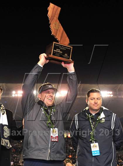 Thumbnail 3 in De La Salle vs. St. John Bosco (CIF State Open Divsion Final) photogallery.