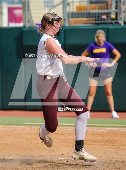 Thumbnail 1 in Calallen vs. Sanger (UIL Softball 4A Semifinal) photogallery.