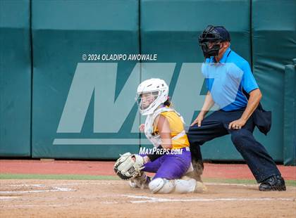 Thumbnail 1 in Calallen vs. Sanger (UIL Softball 4A Semifinal) photogallery.