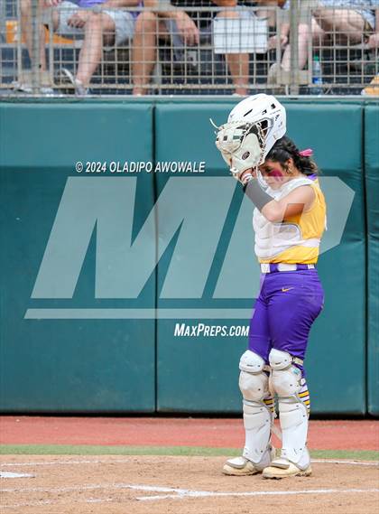 Thumbnail 3 in Calallen vs. Sanger (UIL Softball 4A Semifinal) photogallery.
