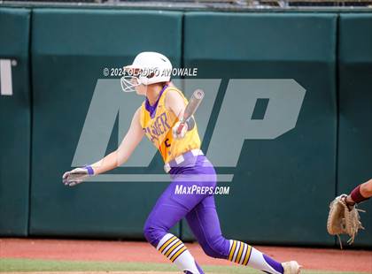 Thumbnail 3 in Calallen vs. Sanger (UIL Softball 4A Semifinal) photogallery.