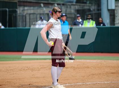 Thumbnail 3 in Calallen vs. Sanger (UIL Softball 4A Semifinal) photogallery.