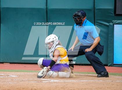 Thumbnail 3 in Calallen vs. Sanger (UIL Softball 4A Semifinal) photogallery.