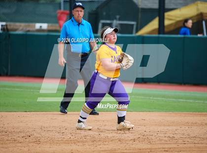 Thumbnail 2 in Calallen vs. Sanger (UIL Softball 4A Semifinal) photogallery.