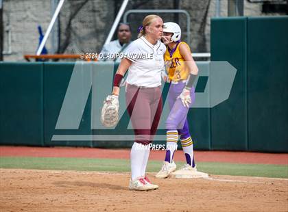 Thumbnail 3 in Calallen vs. Sanger (UIL Softball 4A Semifinal) photogallery.