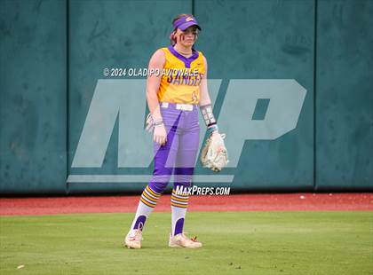 Thumbnail 2 in Calallen vs. Sanger (UIL Softball 4A Semifinal) photogallery.