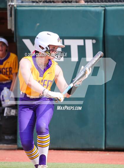Thumbnail 3 in Calallen vs. Sanger (UIL Softball 4A Semifinal) photogallery.