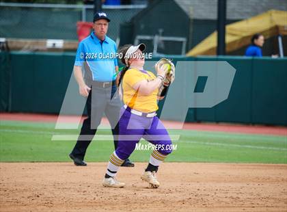Thumbnail 1 in Calallen vs. Sanger (UIL Softball 4A Semifinal) photogallery.