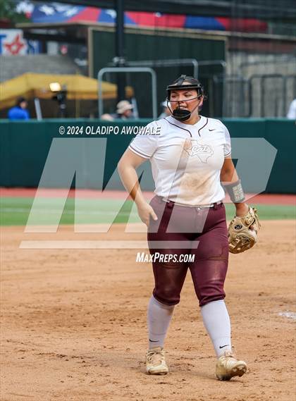 Thumbnail 2 in Calallen vs. Sanger (UIL Softball 4A Semifinal) photogallery.