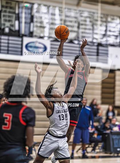 Thumbnail 2 in Mariner vs South Fort Myers (Preseason Classic) photogallery.