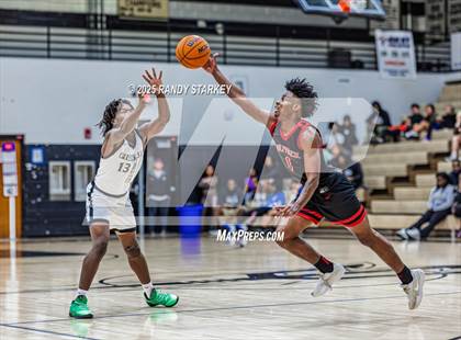 Thumbnail 1 in Mariner vs South Fort Myers (Preseason Classic) photogallery.