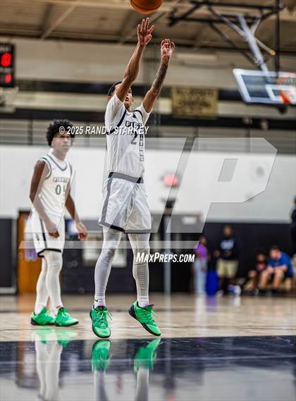 Thumbnail 3 in Mariner vs South Fort Myers (Preseason Classic) photogallery.