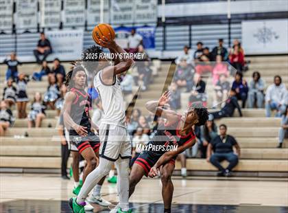Thumbnail 3 in Mariner vs South Fort Myers (Preseason Classic) photogallery.