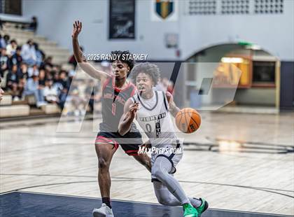 Thumbnail 3 in Mariner vs South Fort Myers (Preseason Classic) photogallery.