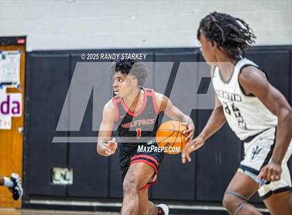 Thumbnail 2 in Mariner vs South Fort Myers (Preseason Classic) photogallery.