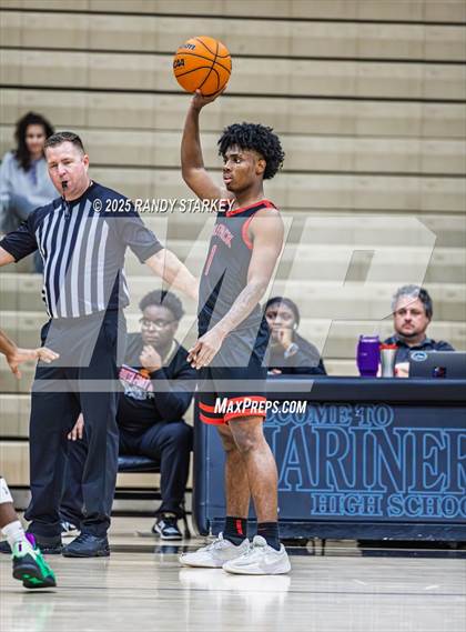 Thumbnail 3 in Mariner vs South Fort Myers (Preseason Classic) photogallery.