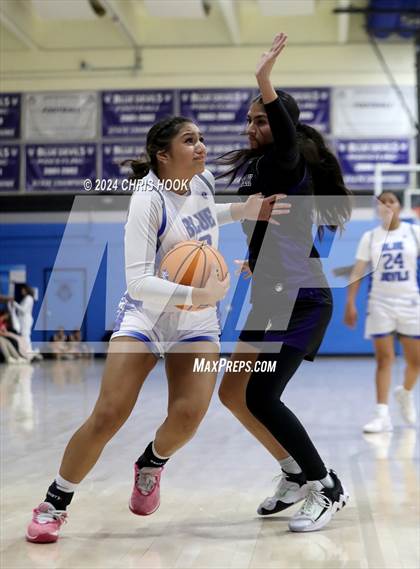 Thumbnail 3 in Queen Creek vs Sunnyside (Inferno Invitational) photogallery.
