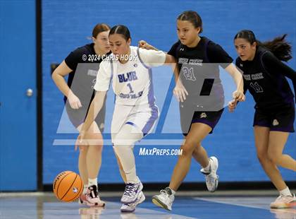 Thumbnail 3 in Queen Creek vs Sunnyside (Inferno Invitational) photogallery.