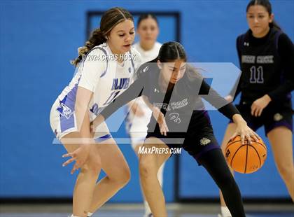 Thumbnail 3 in Queen Creek vs Sunnyside (Inferno Invitational) photogallery.