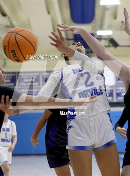 Thumbnail 3 in Queen Creek vs Sunnyside (Inferno Invitational) photogallery.