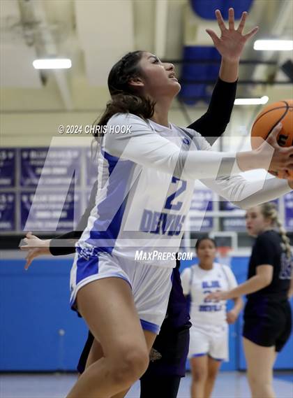 Thumbnail 2 in Queen Creek vs Sunnyside (Inferno Invitational) photogallery.